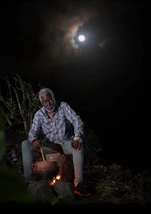 LES TROIS LUNES_Collectif DING+LEGARES_light